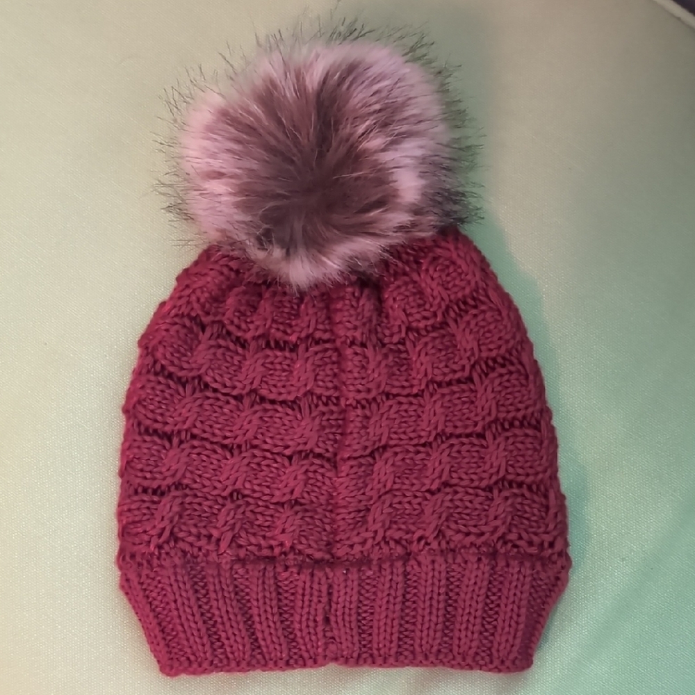 NWOT Knit Winter Beanie with Faux Fur Pom